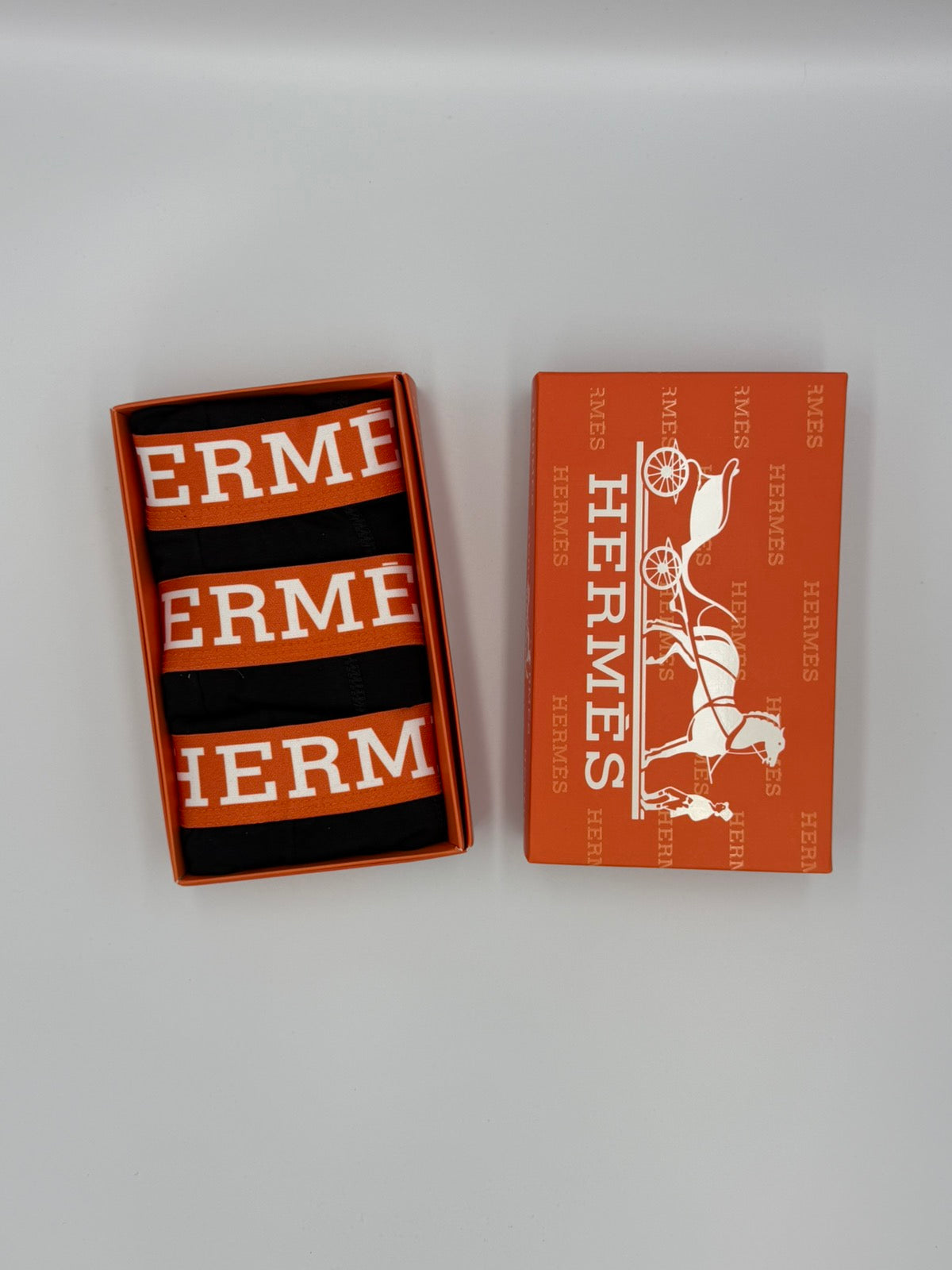 Hermès – Комплект 3 броя Premium (черни с черно-оранжев ластик)
